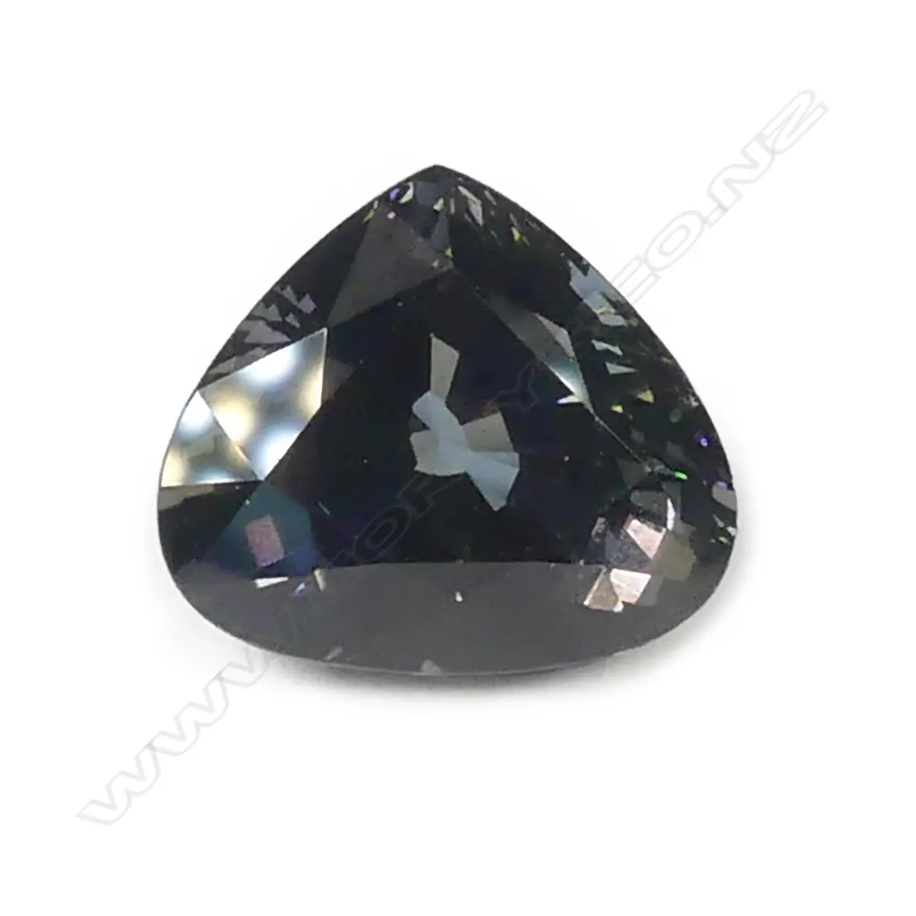 A superior and uncommon 11.21ct natural tanzanite Image 1++