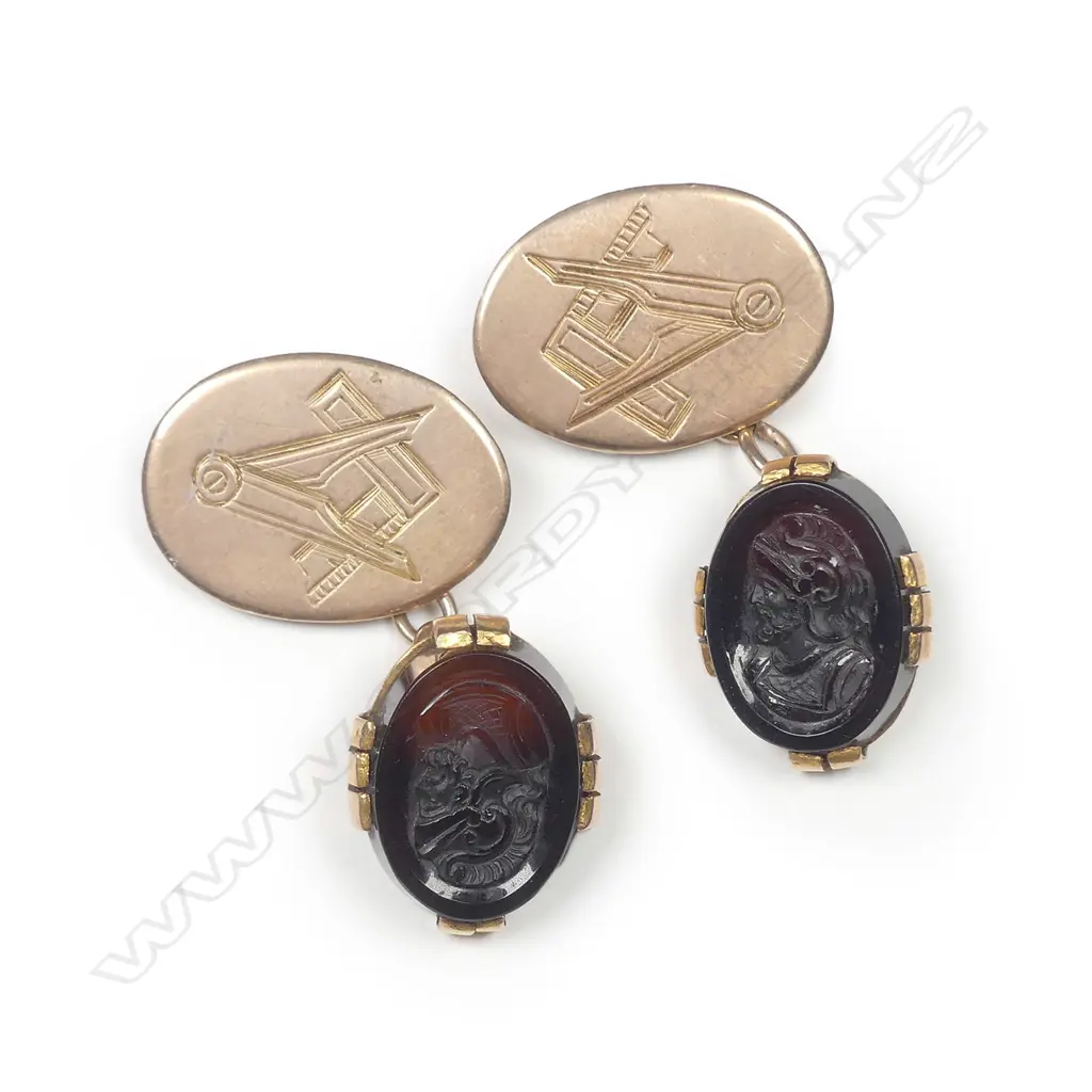 A pair of vintage 9ct. rose gold Masonic cufflinks Image 1++
