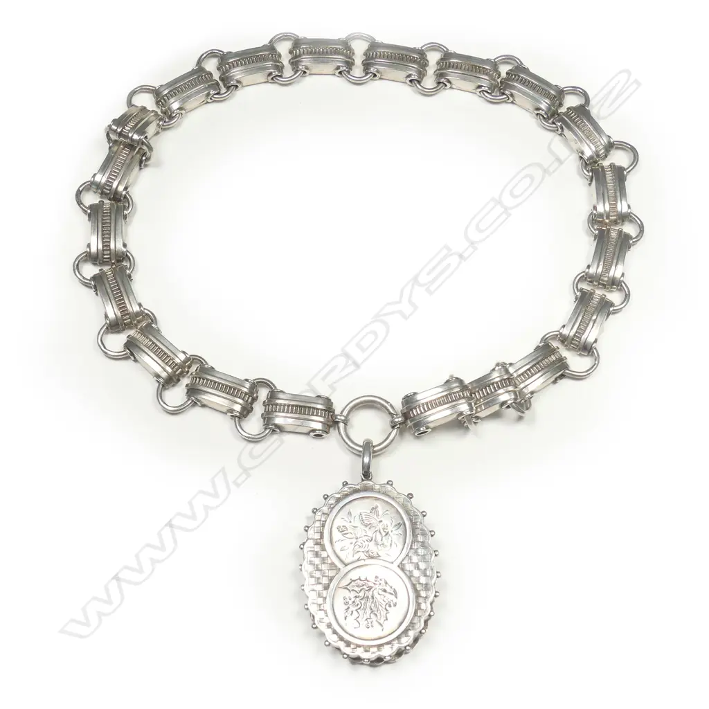 A good Victorian silver 'Mayoral chain' type necklace & locket Image 1++