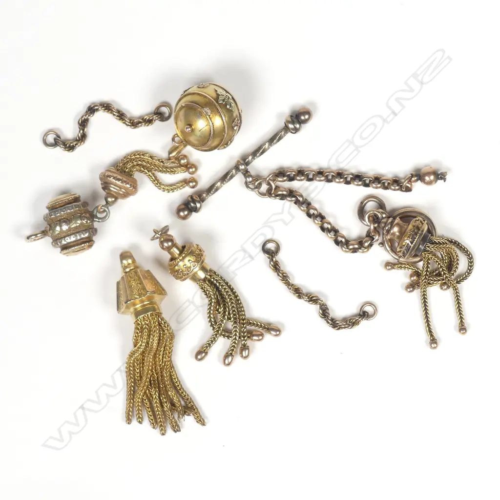 A 19thC fancy 9ct. gold Albertina chain Image 1++