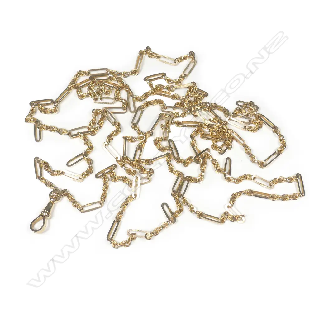 A 9ct gold muff chain Image 1++