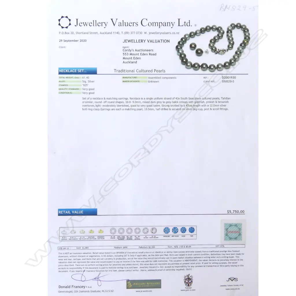 A cultured pearl necklace Image 1++