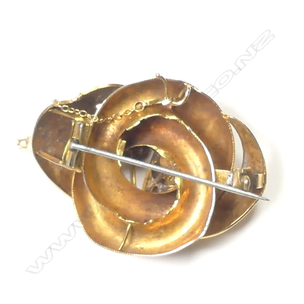 A large Victorian gilded gold and amethyst brooch Image 1++