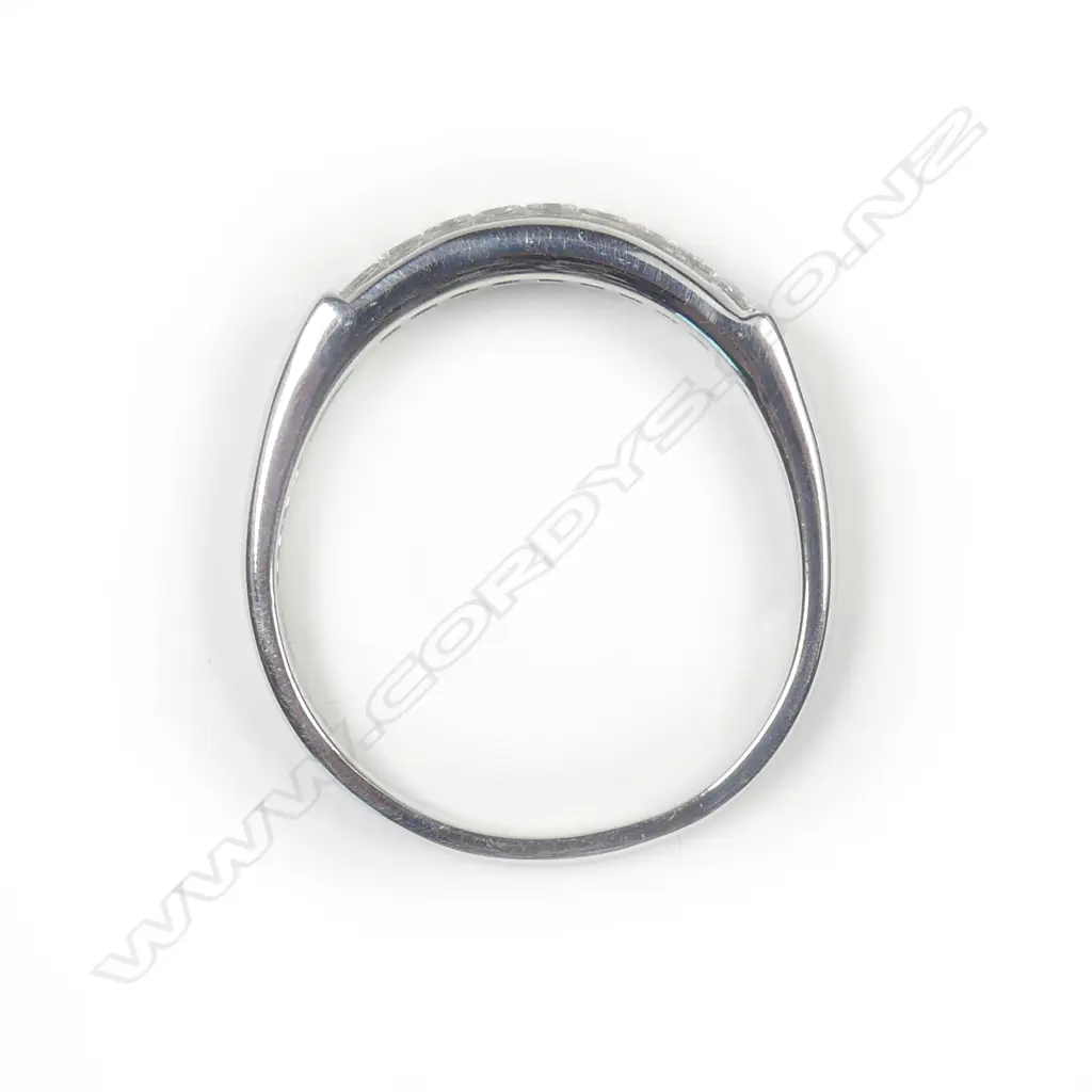 An 18ct white gold and diamond set band Image 1++
