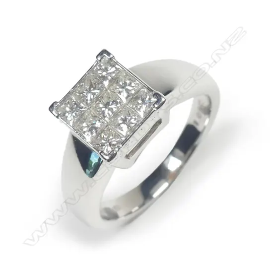An 18ct white gold and diamond ring