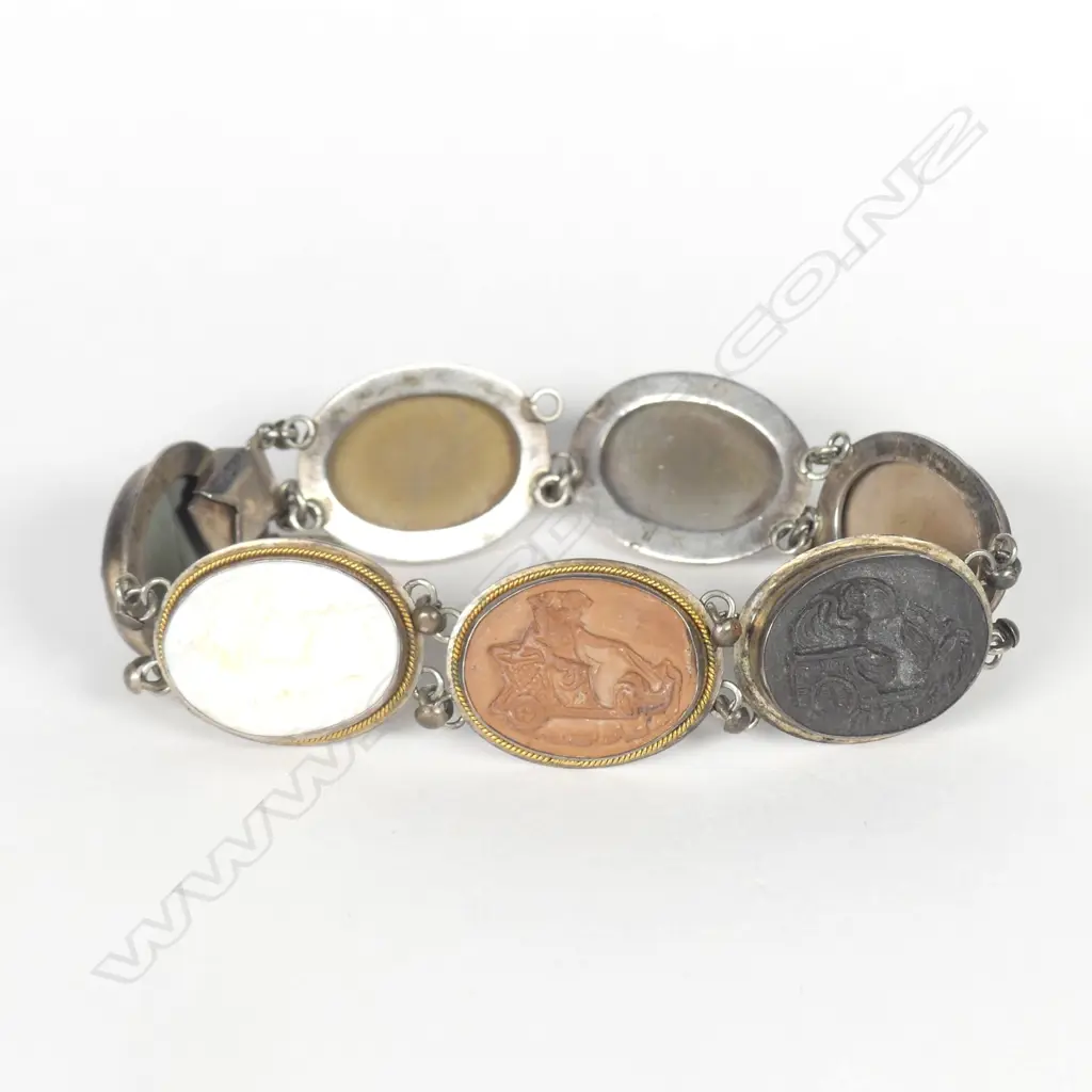 An early 20thC silver framed carved lava cameo bracelet Image 1++