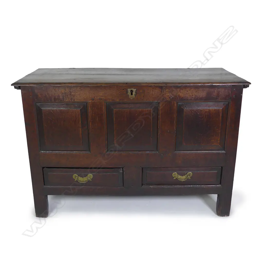 A George III oak mule chest Image 1++