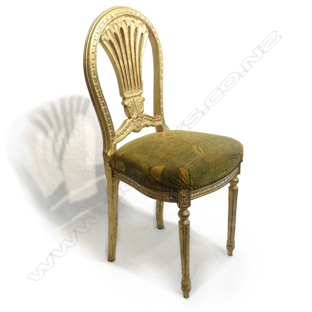 A French style salon chair Image 1++