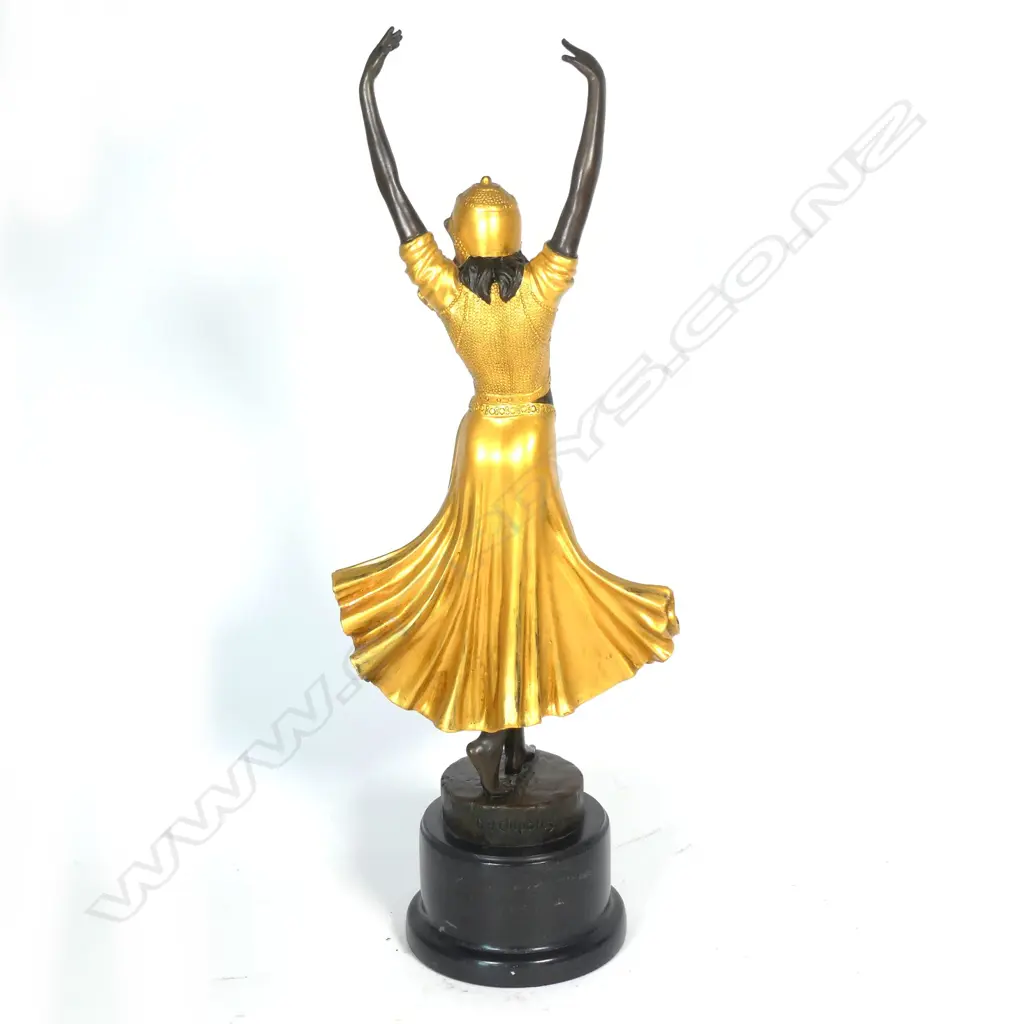 An Art Deco gold patinated bronze statuette 'Hindu Dancer' Image 1++