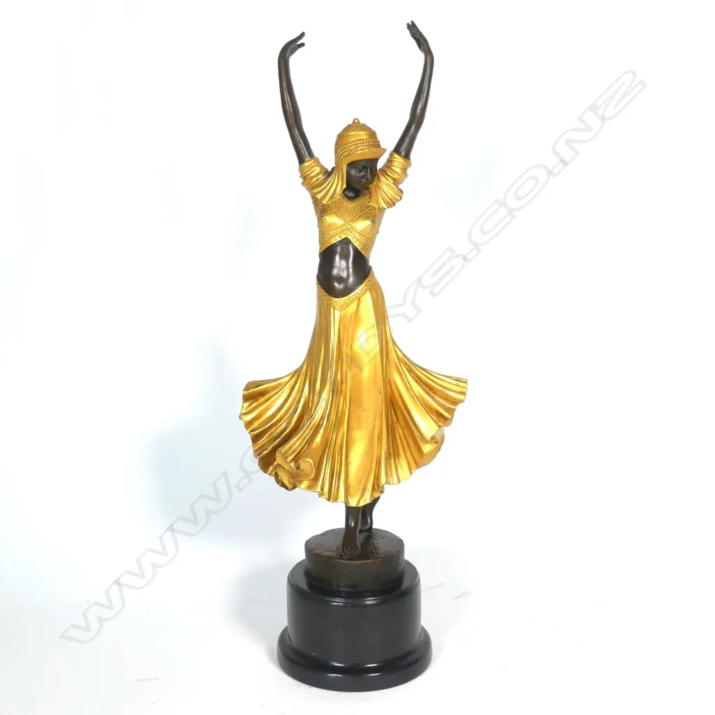 An Art Deco gold patinated bronze statuette 'Hindu Dancer' Image 1++