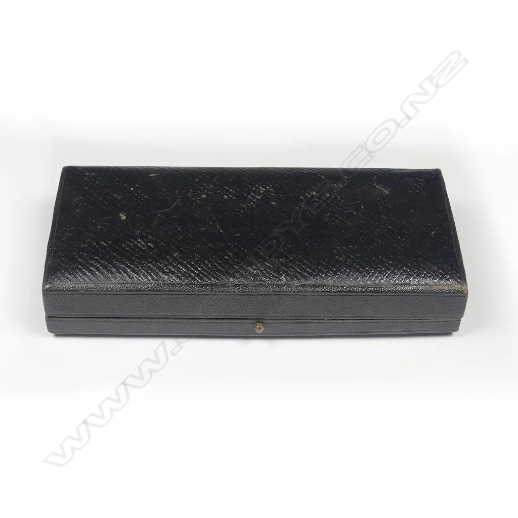 Four silver gilt and enamel Masonic jewels and an enamel gilt metal cross Image 1++