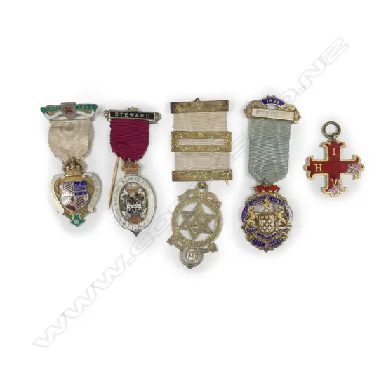Four silver gilt and enamel Masonic jewels and an enamel gilt metal cross
