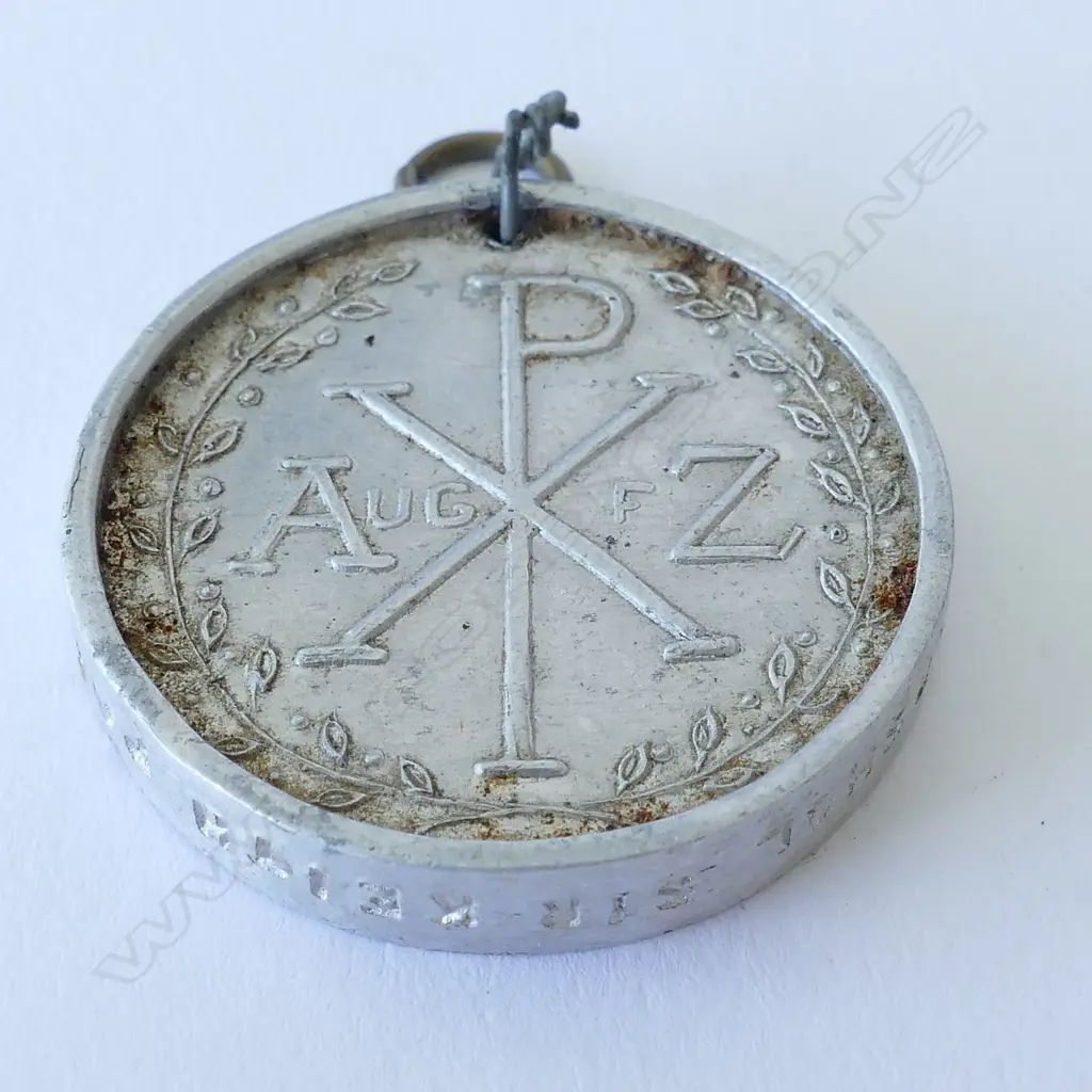 A compass belonging to Air Chief Marshal Sir Keith Park Image 1++
