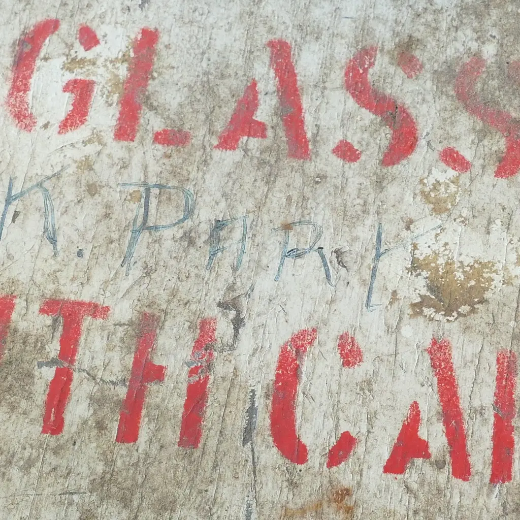 A compass belonging to Air Chief Marshal Sir Keith Park Image 1++