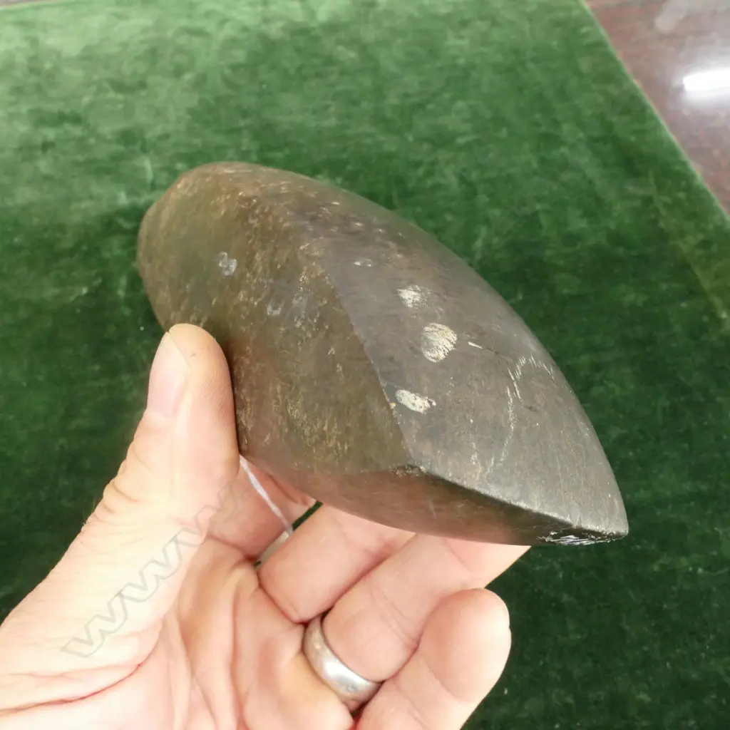 A pre-European Maori black basalt toki (adze) Image 1++