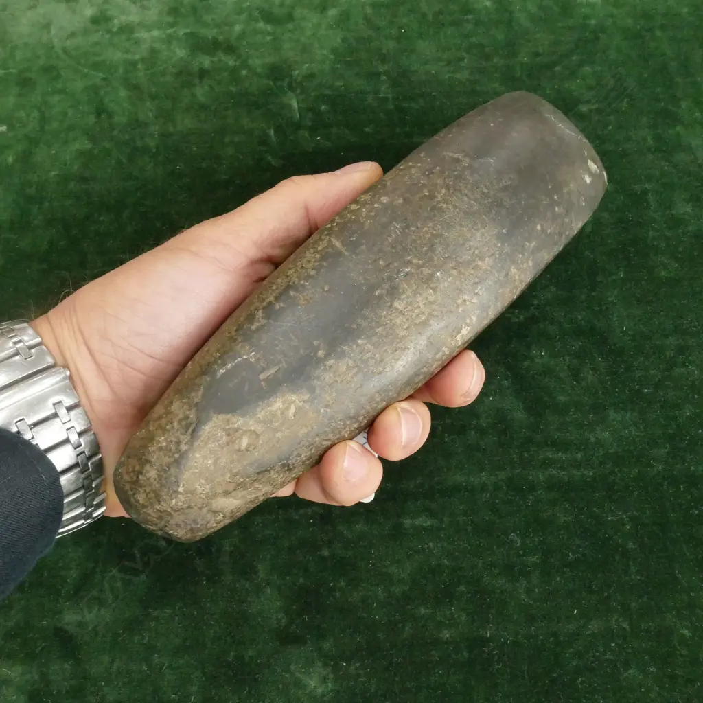 A pre-European Maori black basalt toki (adze) Image 1++