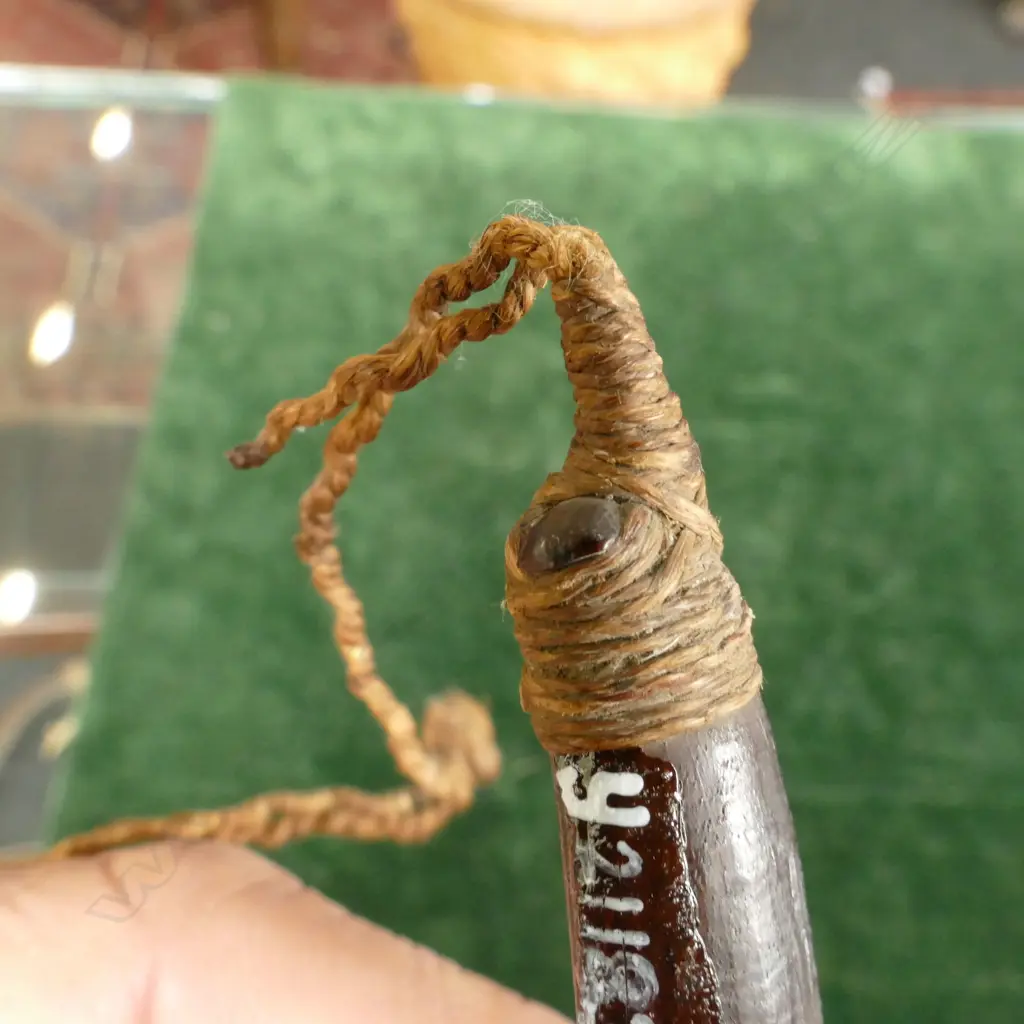 A 19thC Maori pa kahawai trolling lure Image 1++