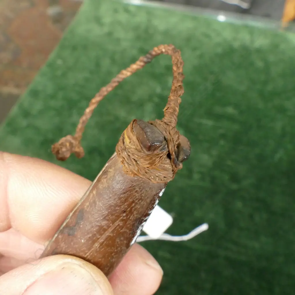 A 19thC Maori pa kahawai trolling lure Image 1++