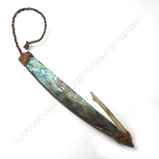 A 19thC Maori pa kahawai trolling lure