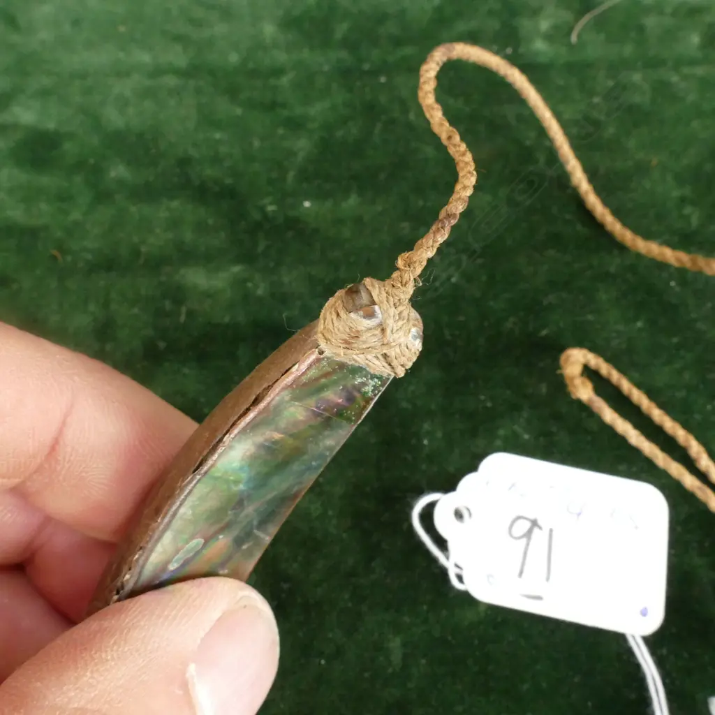 A 19thC Maori pa kahawai (trolling lure) Image 1++