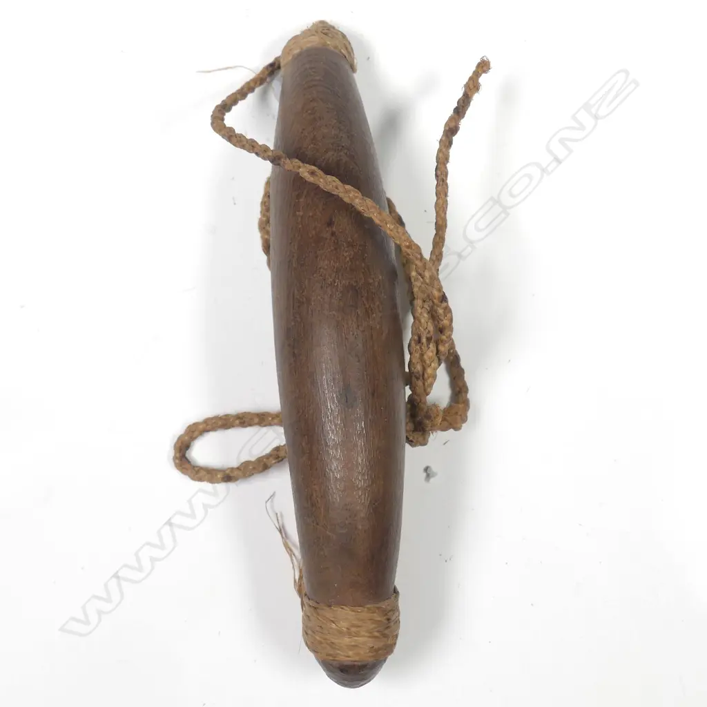 A 19thC Maori pa kahawai (trolling lure) Image 1++