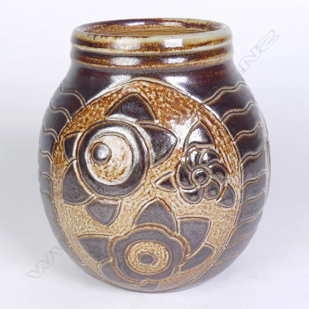 An exceptional Olive Jones Art Deco salt glazed vase Image 1++