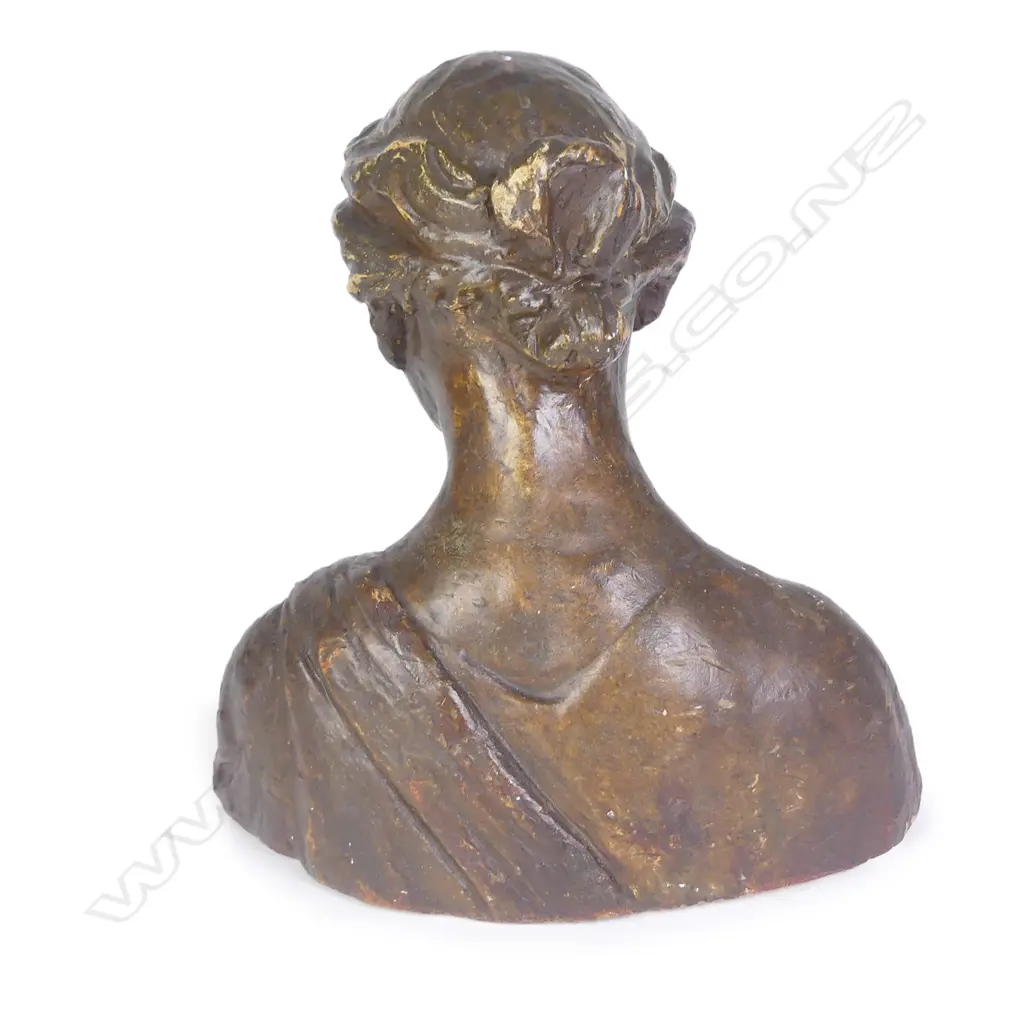 A Helen Hitchings female bust Image 1++