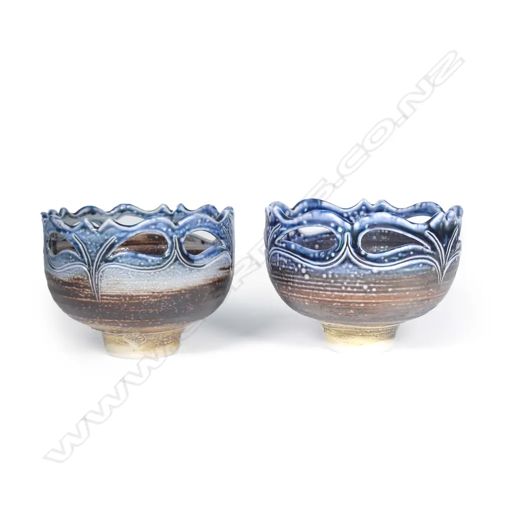 A pair of Mirek Smisek salt glazed bowls Image 1++