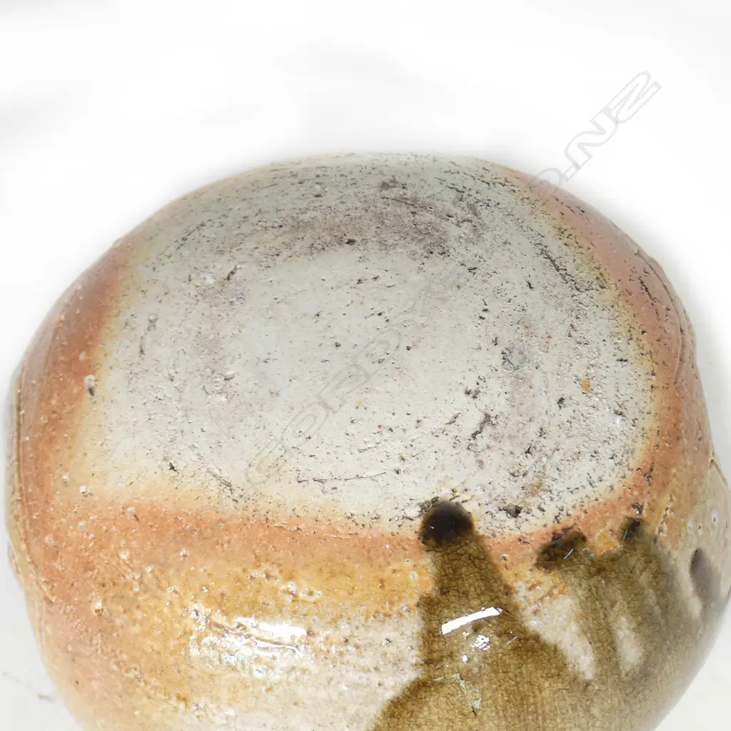 A Chester Nealie anagama wood fired jar Image 1++