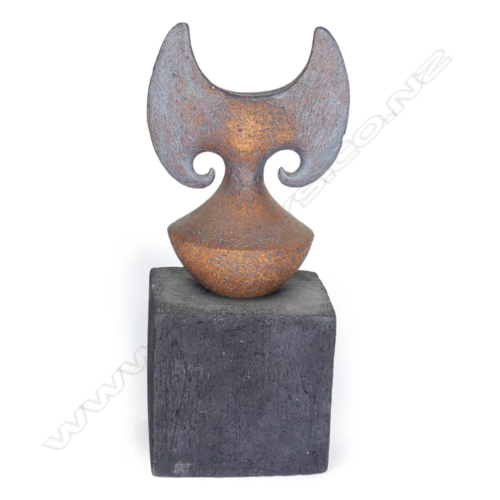 Ces Thomas Sculptural Form Image 1++