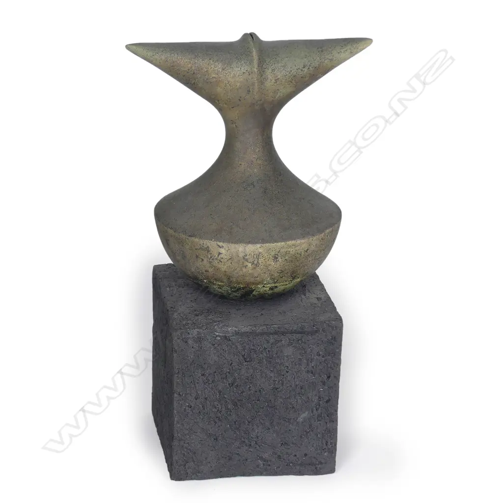 Ces Thomas Sculptural Form Image 1++