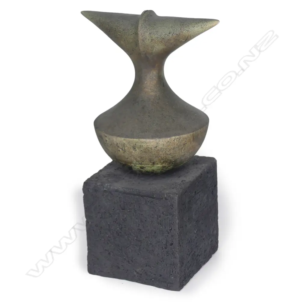 Ces Thomas Sculptural Form Image 1++