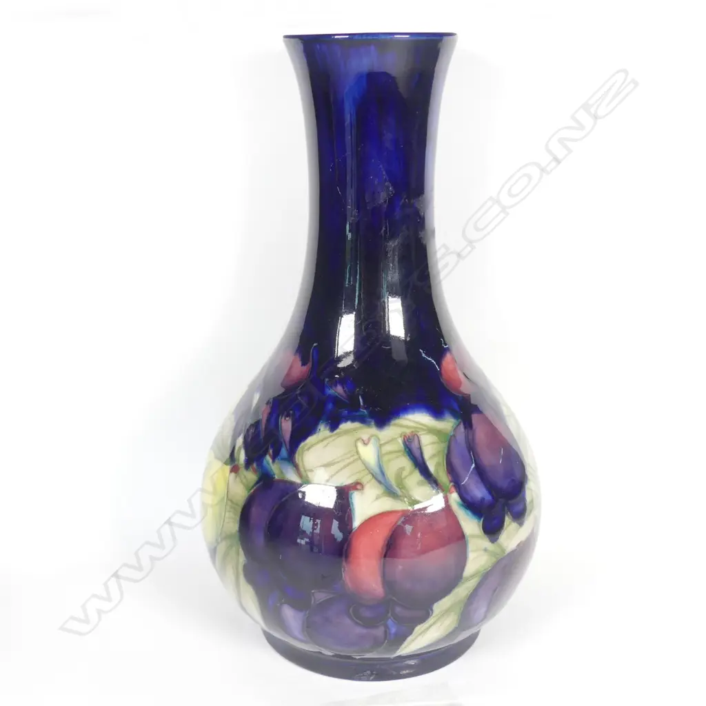 A William Moorcroft wisteria decorated vase Image 1++