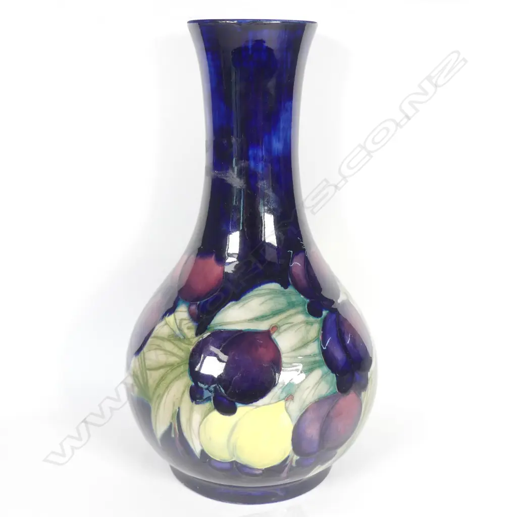 A William Moorcroft wisteria decorated vase Image 1++