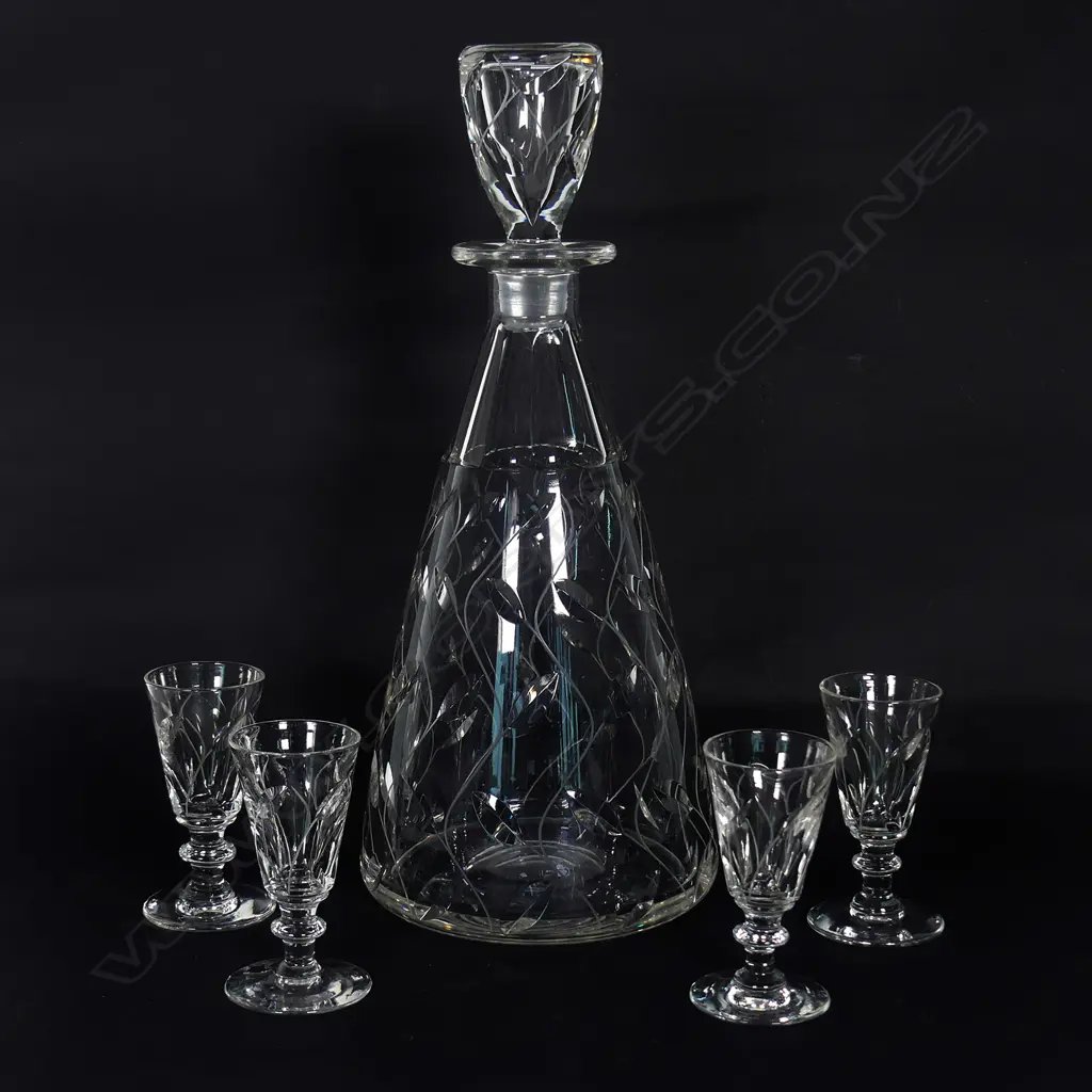 A Clyne Farquharson cut crystal decanter Image 1++
