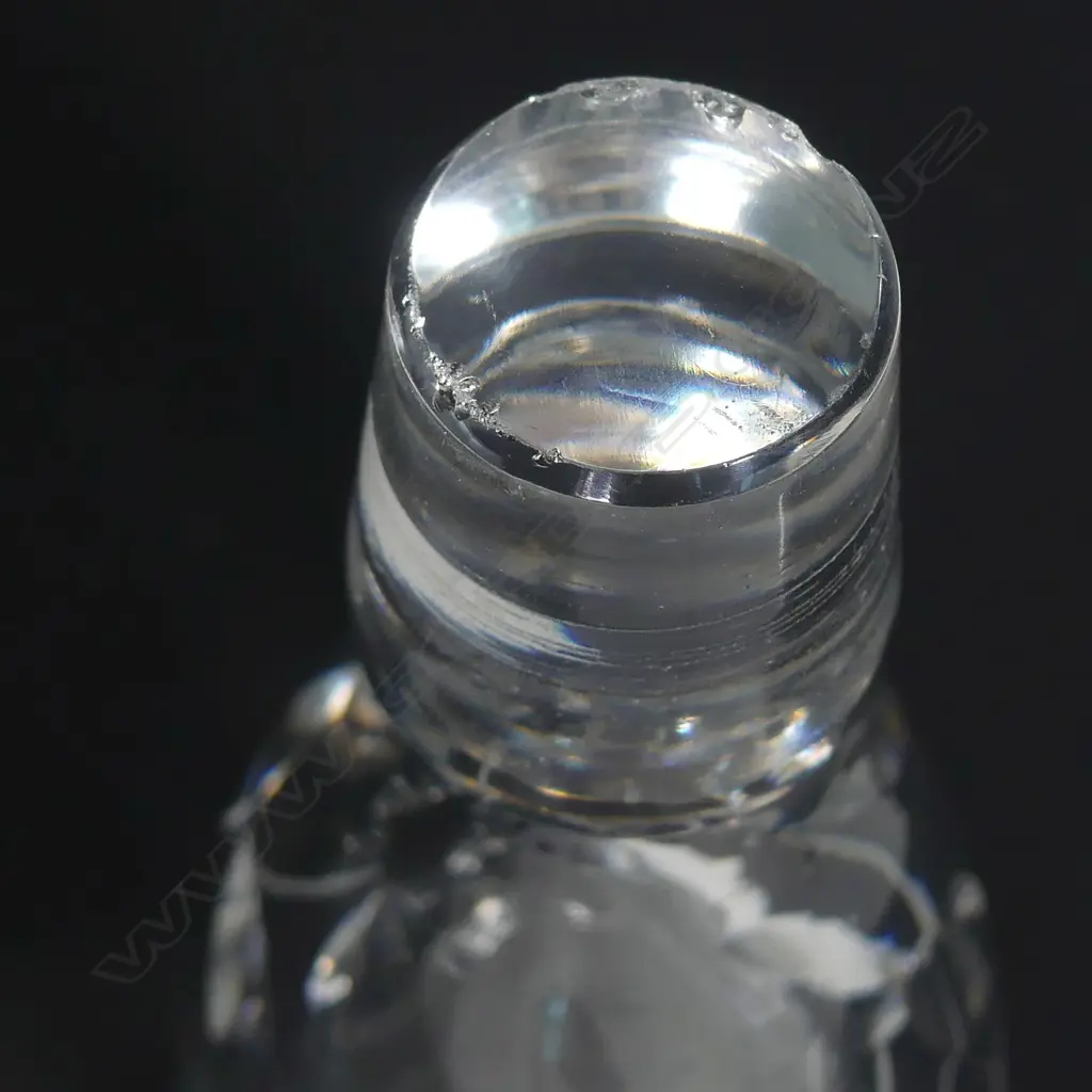 A Clyne Farquharson cut crystal decanter Image 1++