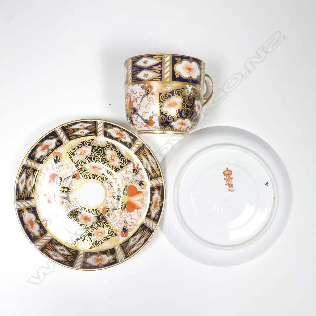 A mid-19thC Derby two handled tray Image 1++