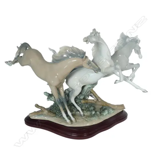 A large Lladro figurine