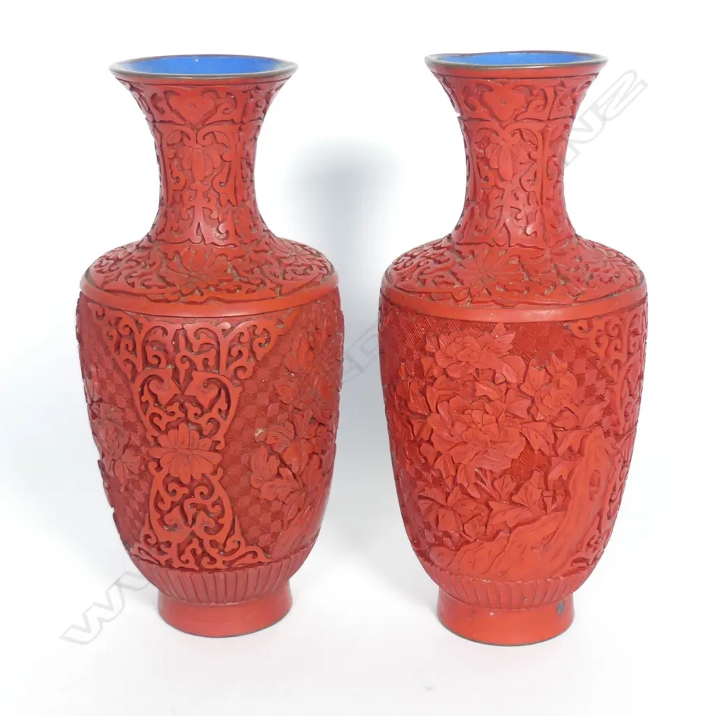 A pair of Chinese cinnabar coloured lacquer vases Image 1++