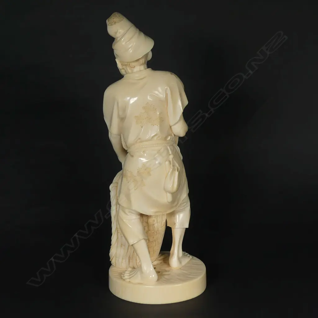 A Japanese Meiji period Tokyo School okimono of a fisherman Image 1++