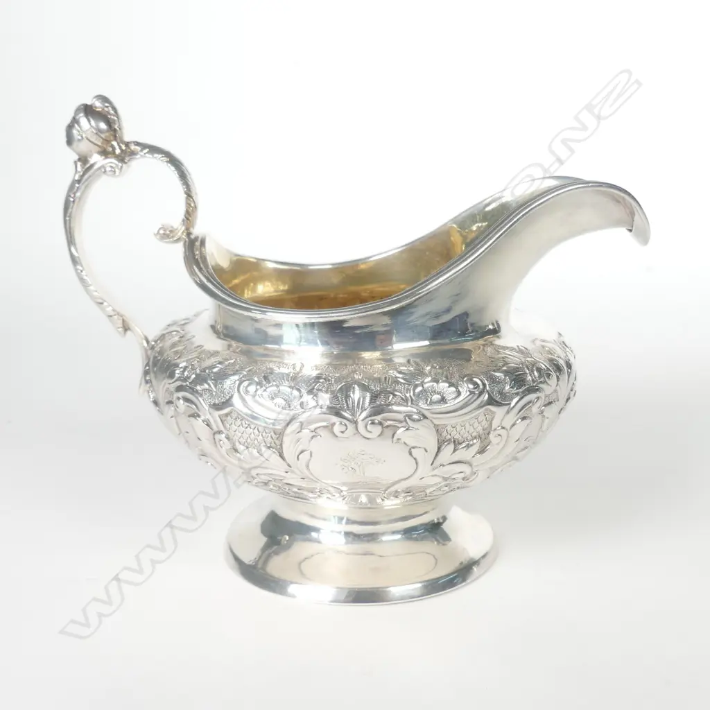 A Victorian silver cream jug Image 1++