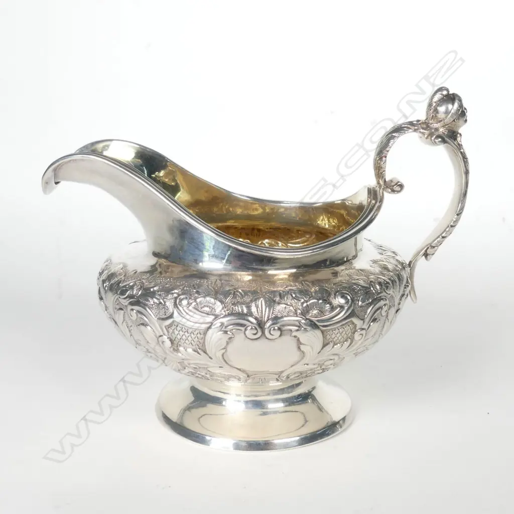 A Victorian silver cream jug Image 1++