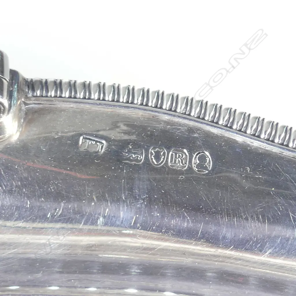 A George III silver handled fruit basket Image 1++