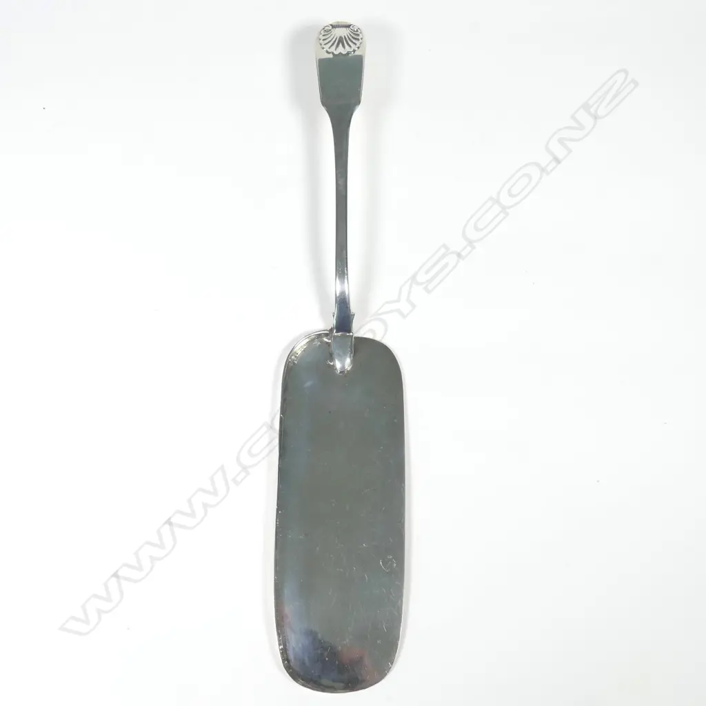 A George IV silver crumb tray Image 1++