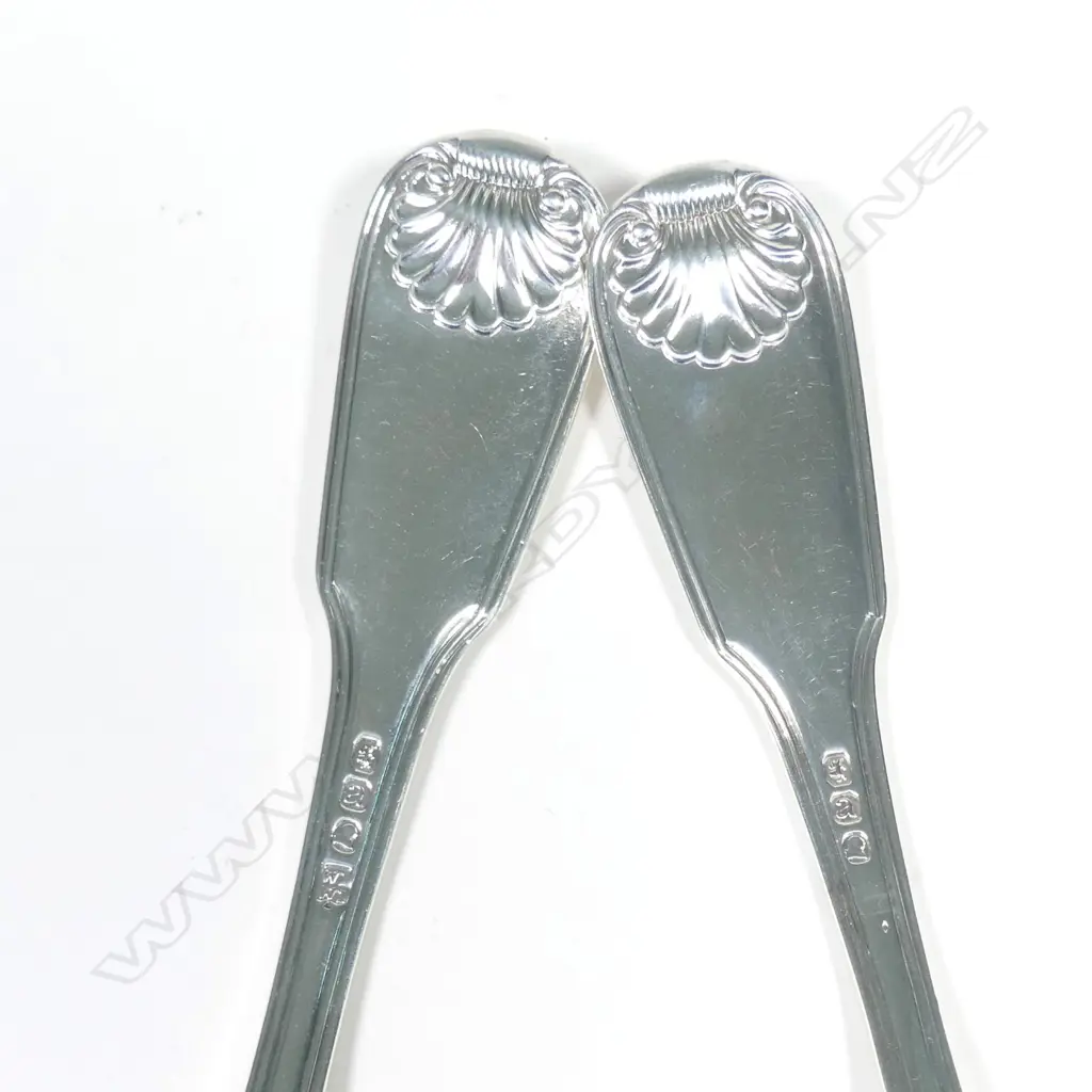 A pair of George III silver sauce ladles Image 1++