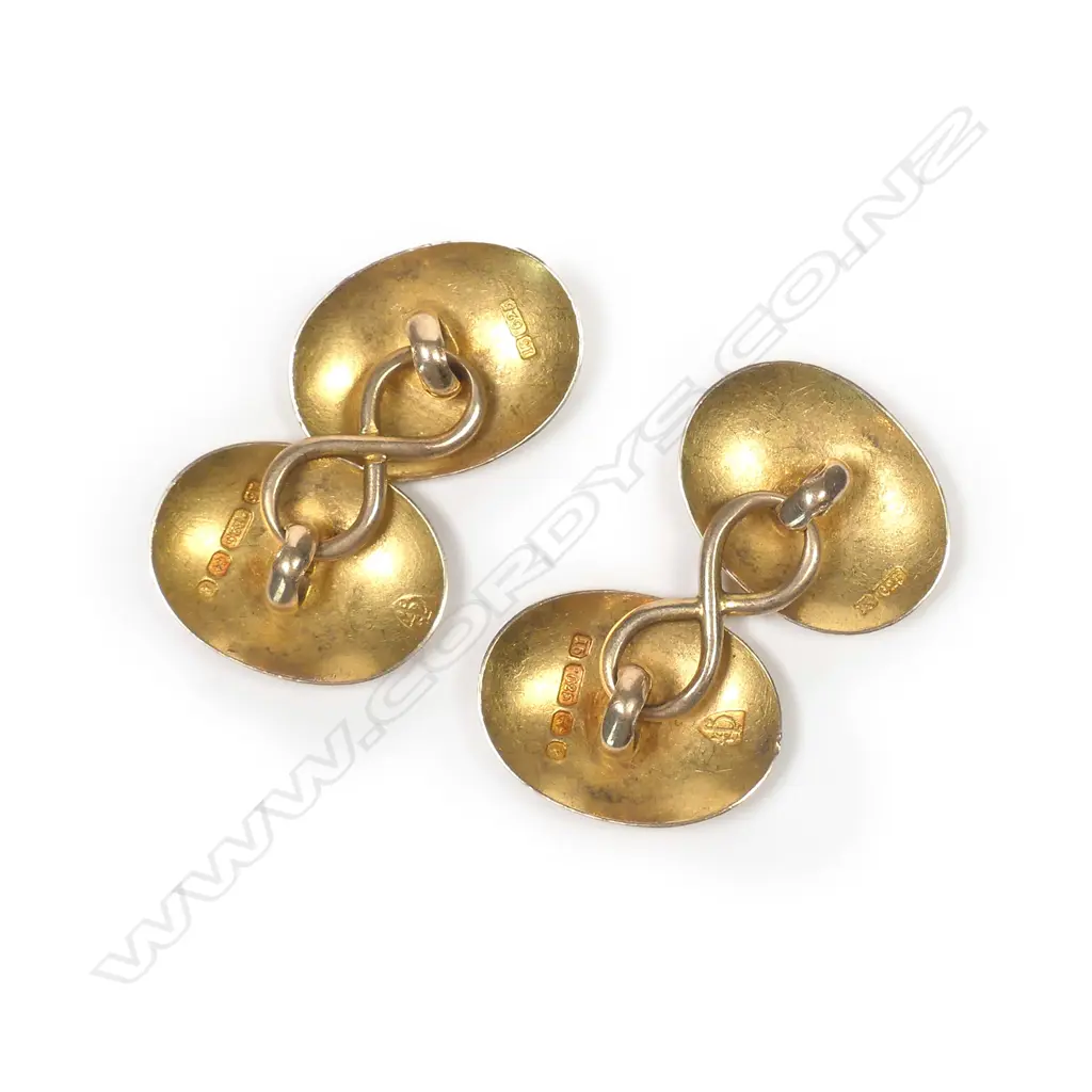 A pair of Victorian 15ct. yellow gold cufflinks Image 1++