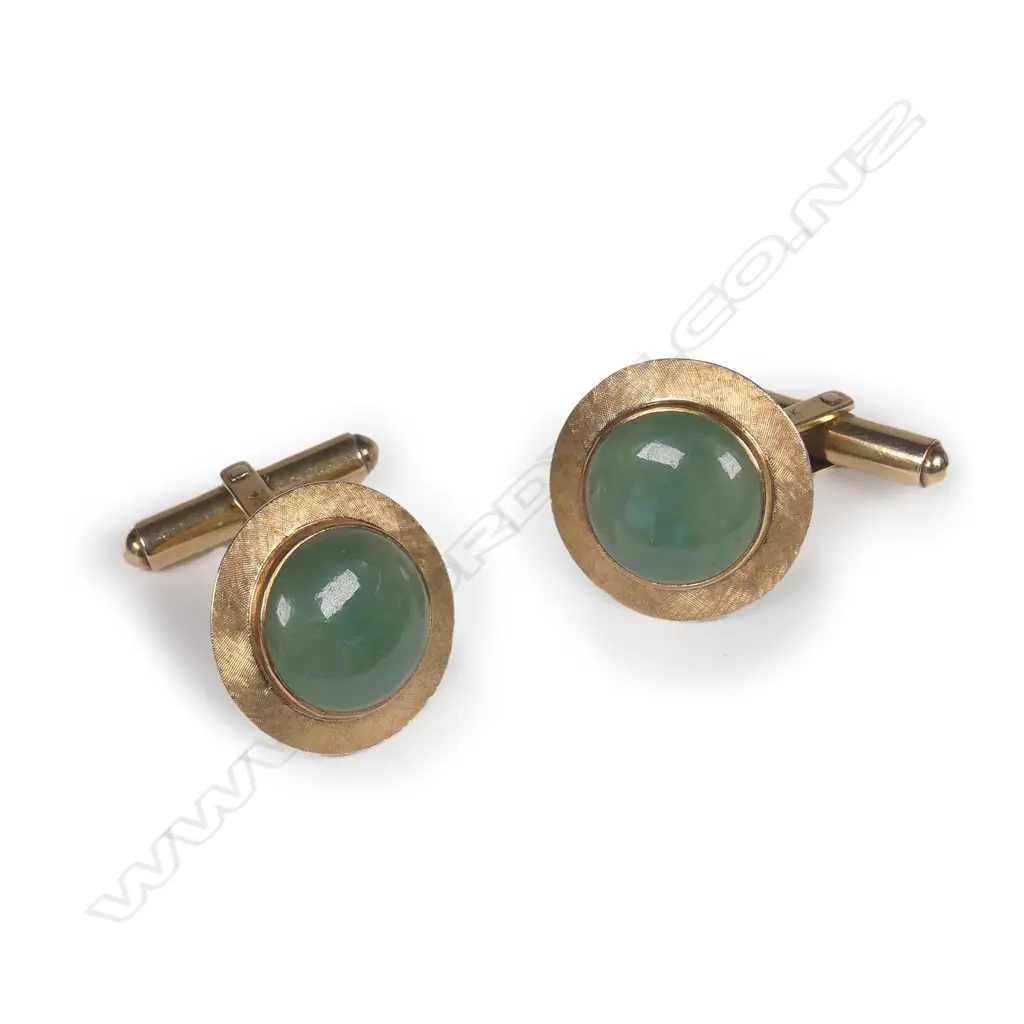 A pair of 14ct gold and jade cufflinks Image 1++