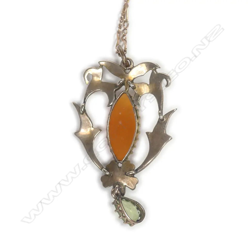 An Edwardian 9ct. yellow gold seed pearl and cameo pendant on chain Image 1++