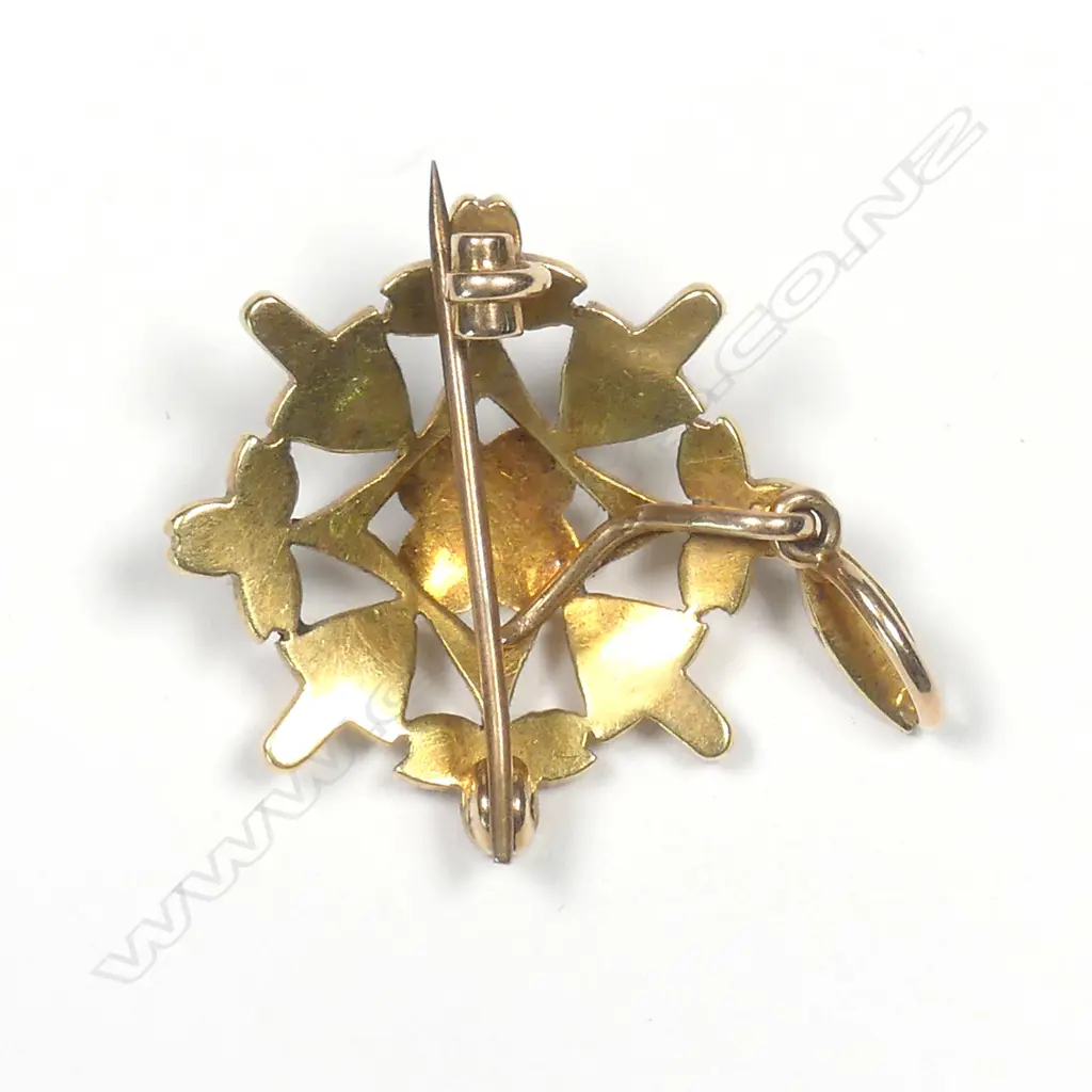 A c.1900 15ct. yellow gold and seed pearl pendant/brooch Image 1++