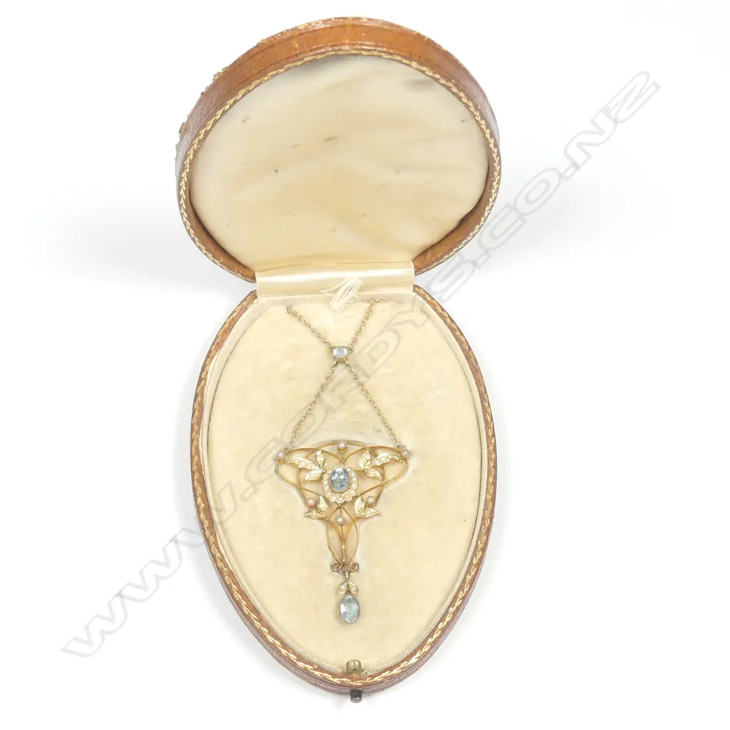 A 9ct. yellow gold Image 1++